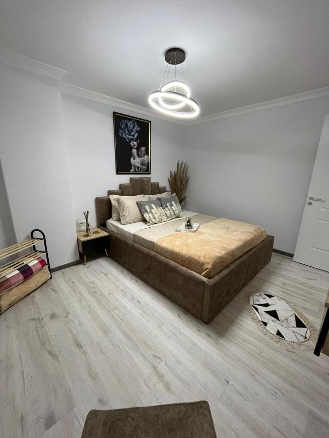 Luxury Home Golem  Buitenkant foto